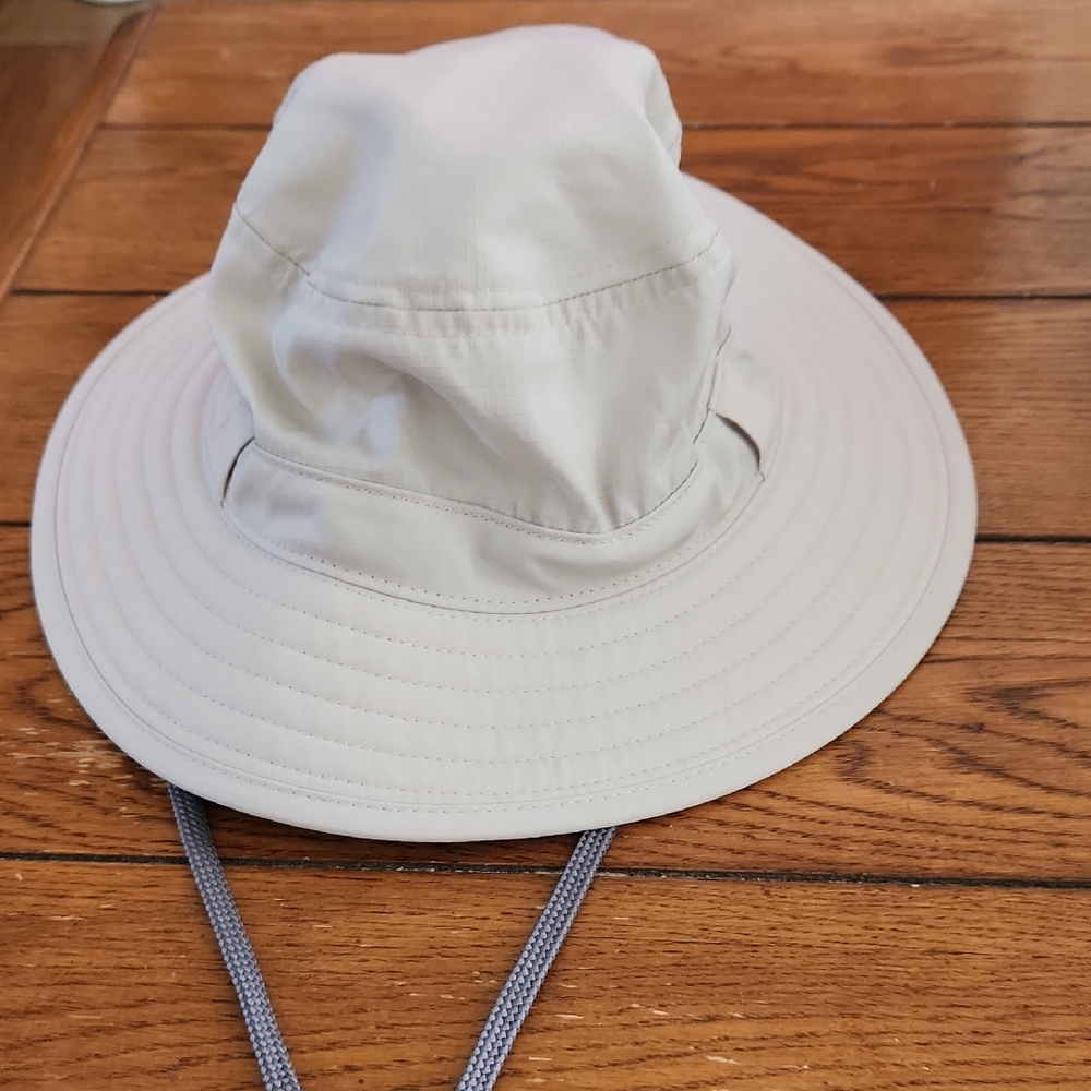 Solar Escape Beige Wide Brim Unisex Sun Hat with Ventilated Mesh And Chin Strap